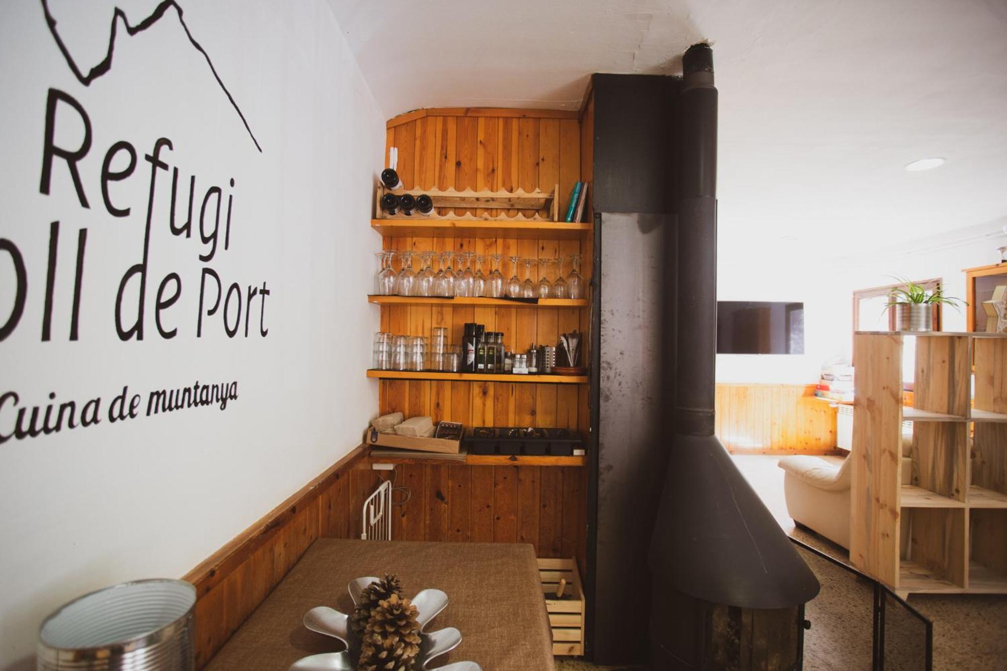 Хостел Coll De Port Tuixen Экстерьер фото